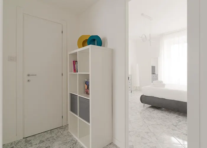 Guesthost - Spacious Navigli ميلان