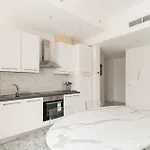 Guesthost - Spacious Navigli *