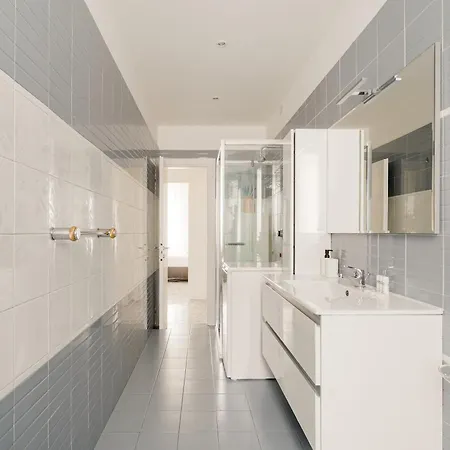 Guesthost - Spacious Navigli *