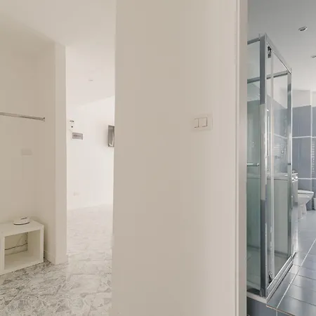 Guesthost - Spacious Navigli Apartmán *
