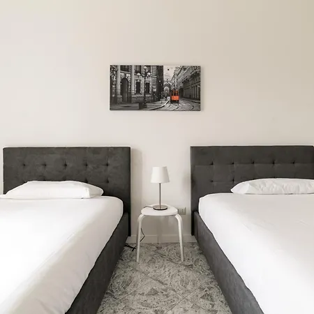 Guesthost - Spacious Navigli * Milán