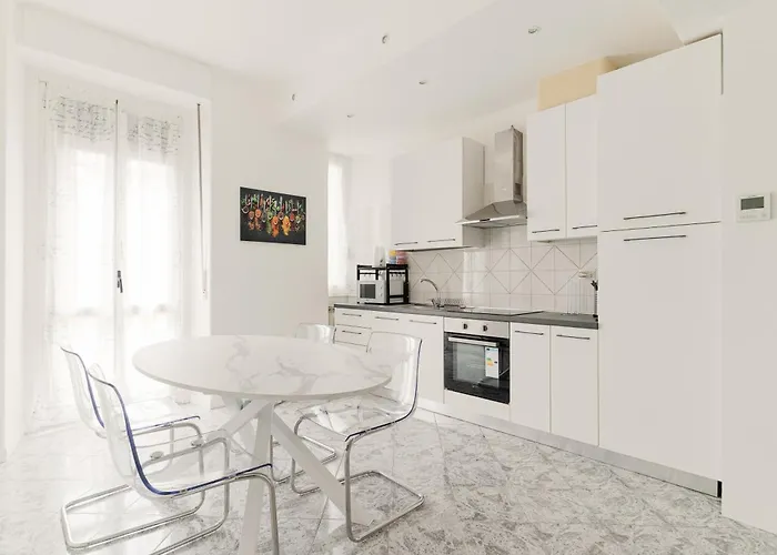Guesthost - Spacious Navigli Apartament Mediolan
