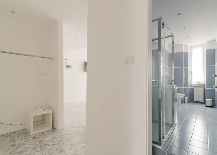 Guesthost - Spacious Navigli Apartament *